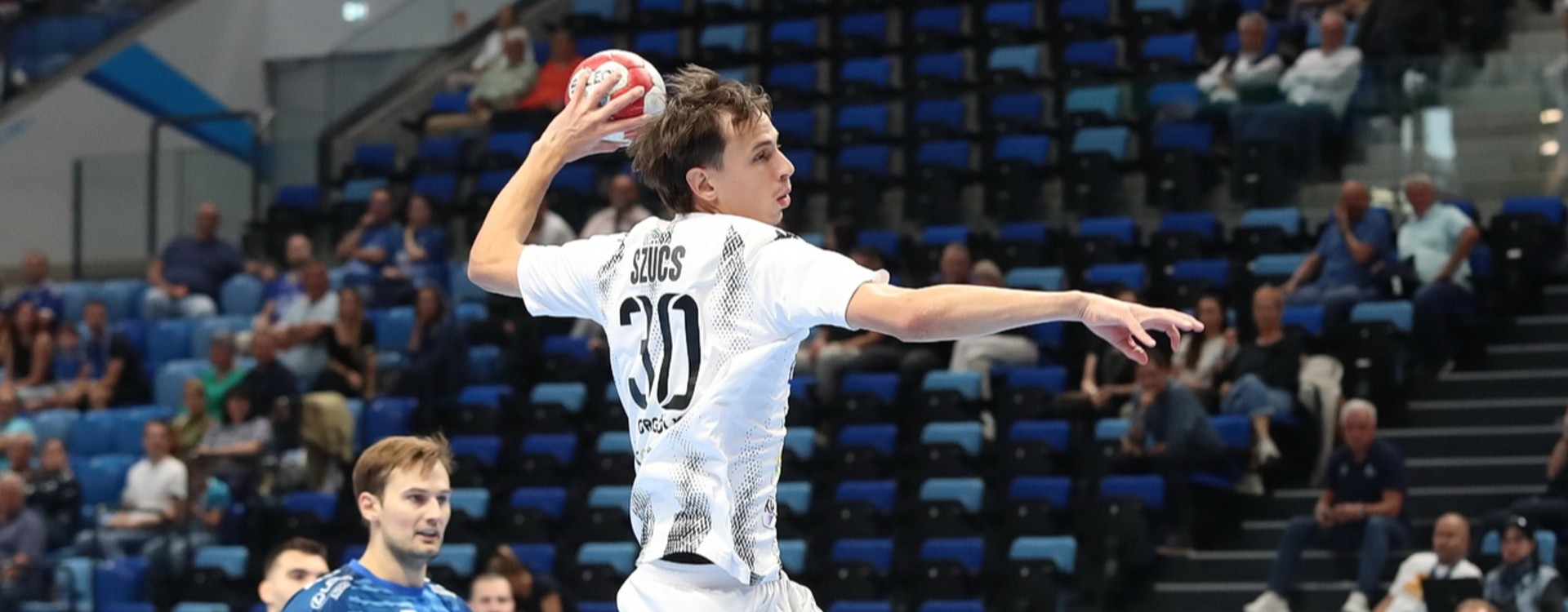 Elmaradt a brav�r