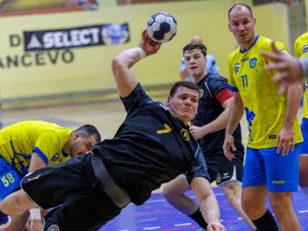 Ilija Bogdanovics: Csurg�  