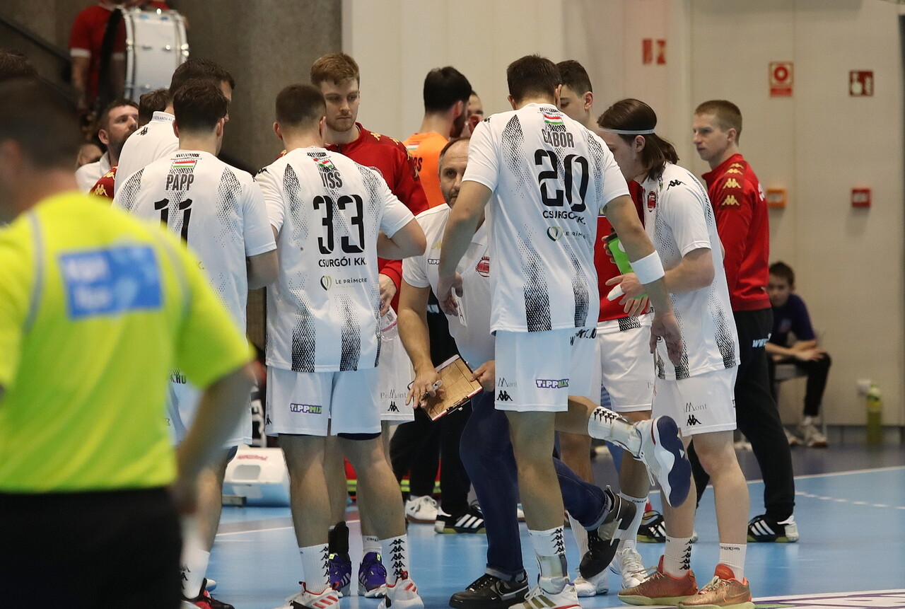 A Veszprm rkezik 