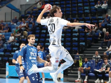 Elmaradt a brav�r